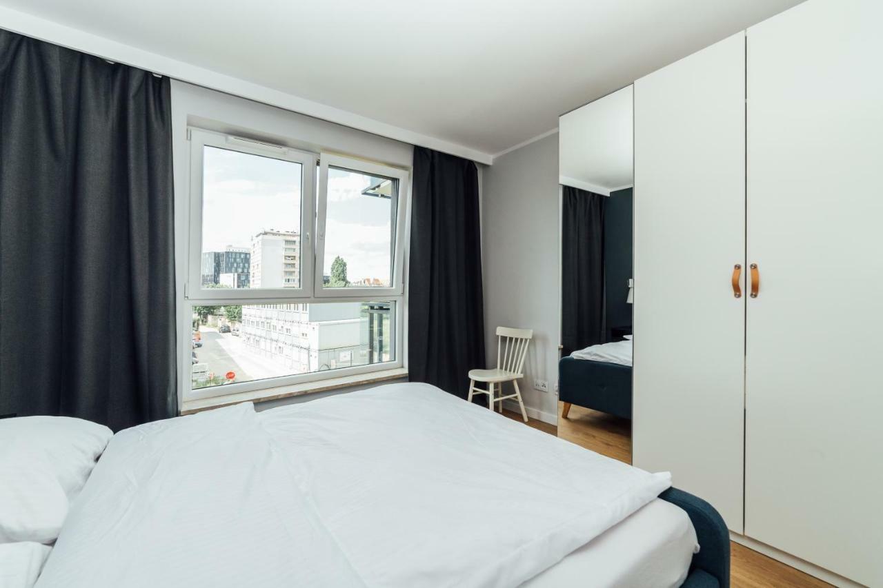Pobookowane Stocznia Apartments グダニスク エクステリア 写真
